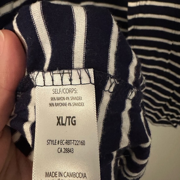 Lace back tank - Picture 4 of 4